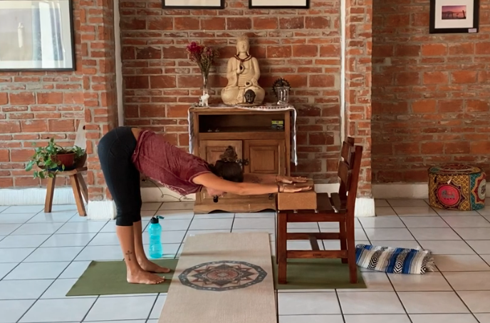 30min Beginner Yoga For Seniors with Chair (English)