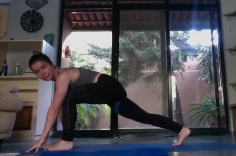 1hr Fun Vinyasa Flow Intermediate/All levels (Bilingual)