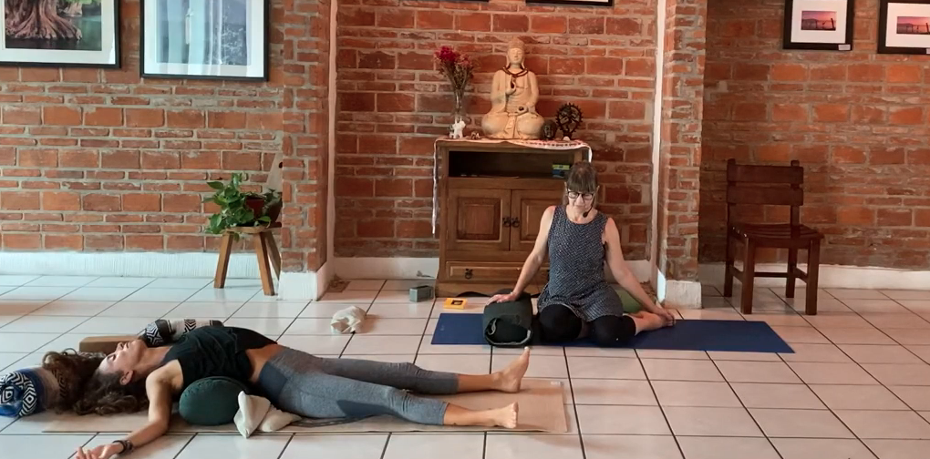 1hr Meditative Restorative Yoga (English)