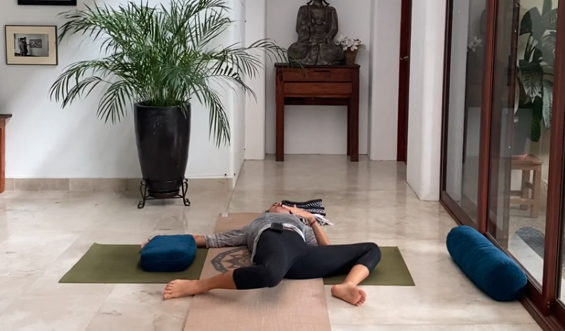 30min Gentle Yin for your back in your back (Bilingual)