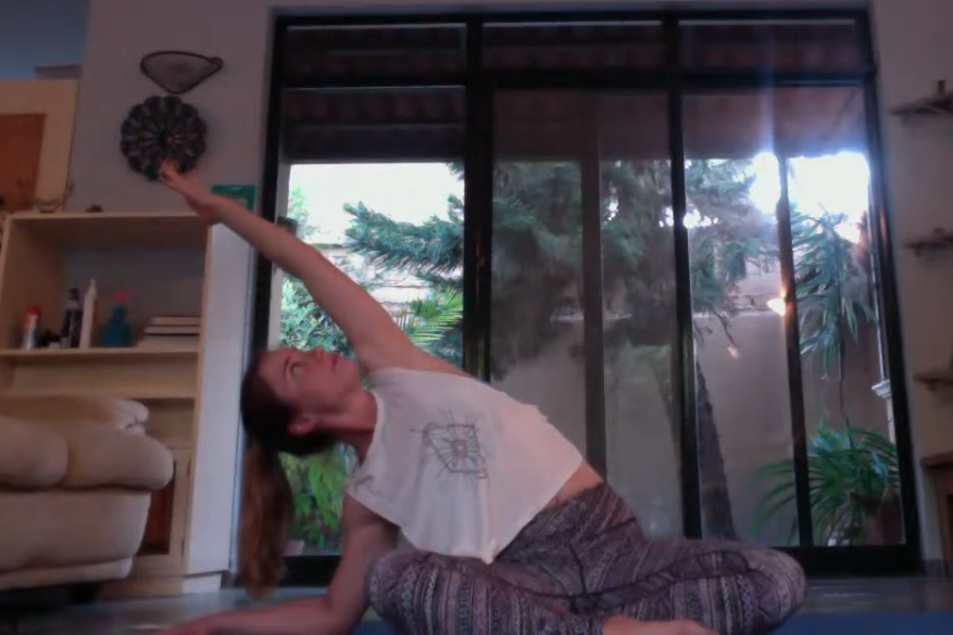 1hr Power Flow Yoga (Bilingue)