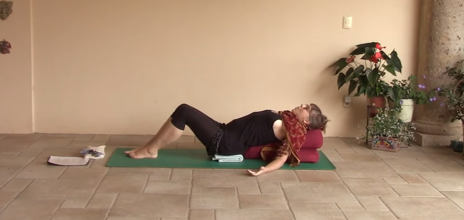 40min Restorative Yoga (English)